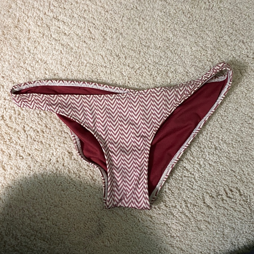 Cute volcom bikini bottoms